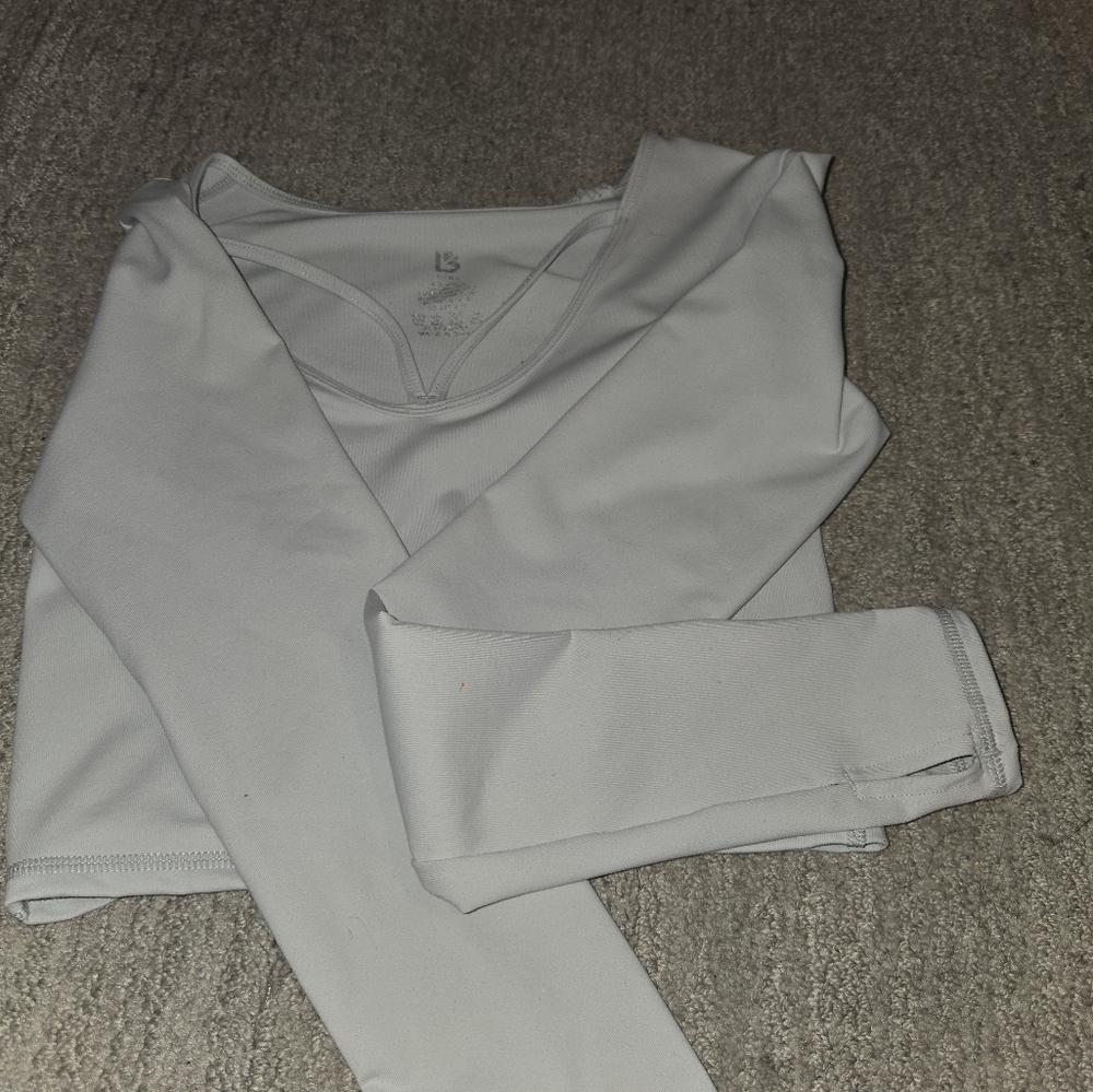 2 Buffbunny long sleeve crop - Picture 4 of 5